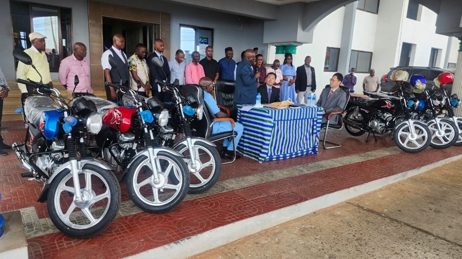 The Chinese Embassy in Sierra Leone Donates Motor Bikes and other Operational Items to the Office of National Security